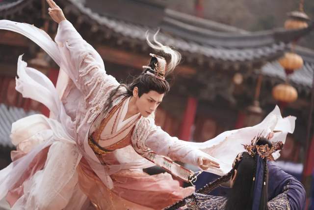 《水龙吟》开局11条广告，三部大男主剧对打，谁悄悄赢了？封面图